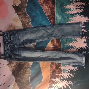 Ariya Y2K jeans 5/6 distressed blue embroidered patch pocket